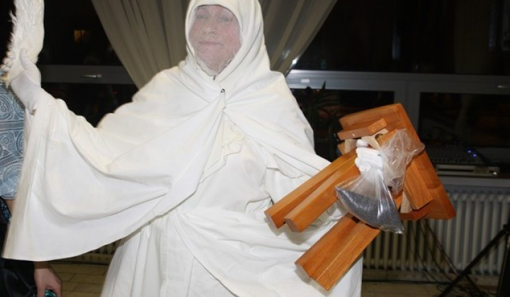 Fotka - Lucijný stolček